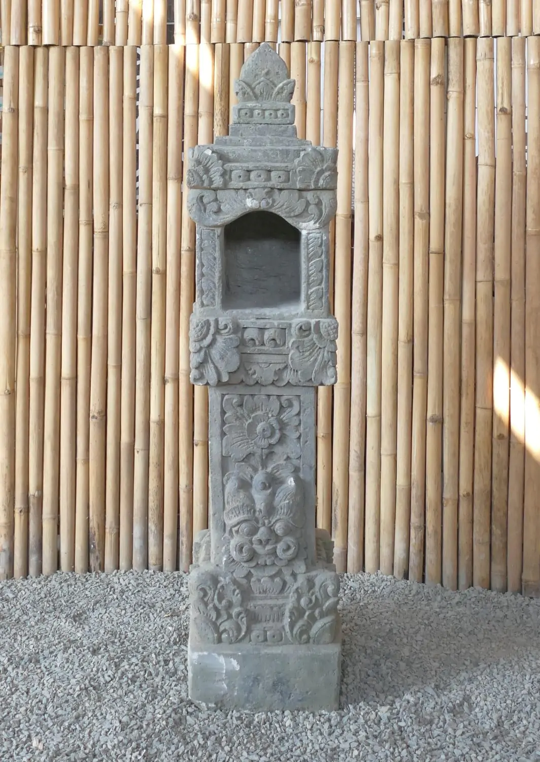  Product image 1 of the product “Balinese shrine Old Style - Made from cement and Taro Sand, 160cm height ”